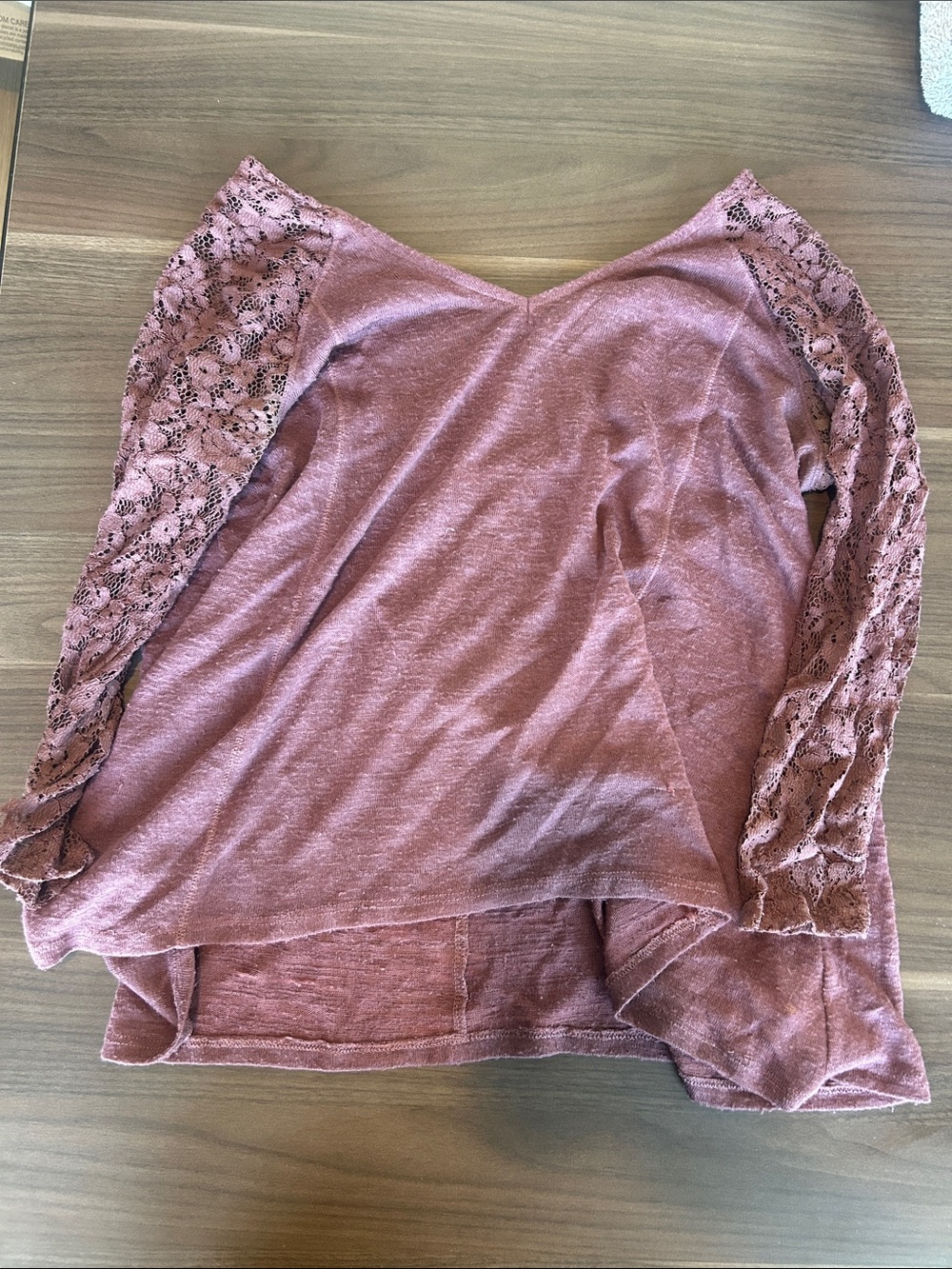 Tilly's Dusty Rose Lace-Sleeve V-Neck Sweatshirt